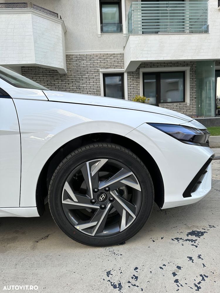Hyundai Elantra 1.6 l 123 CP CVT Exclusive - 9