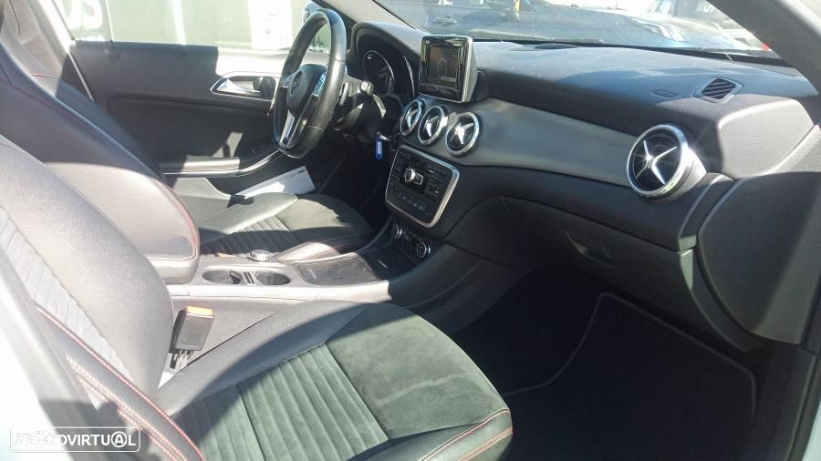 Mercedes-Benz GLA 220 CDI 4Matic 7G-DCT AMG Line - 11