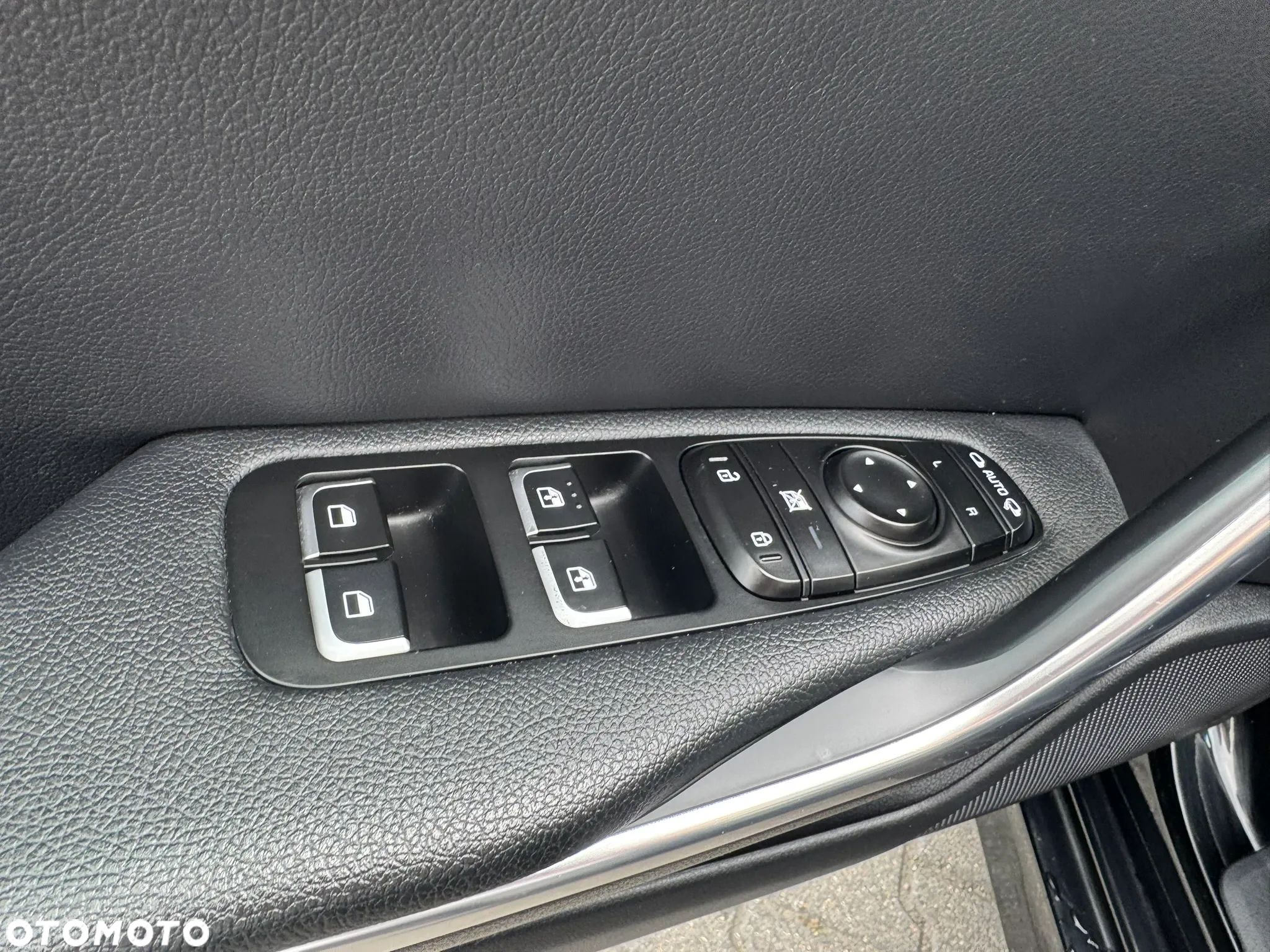 Kia Stinger 2.0 T-GDI L - 19