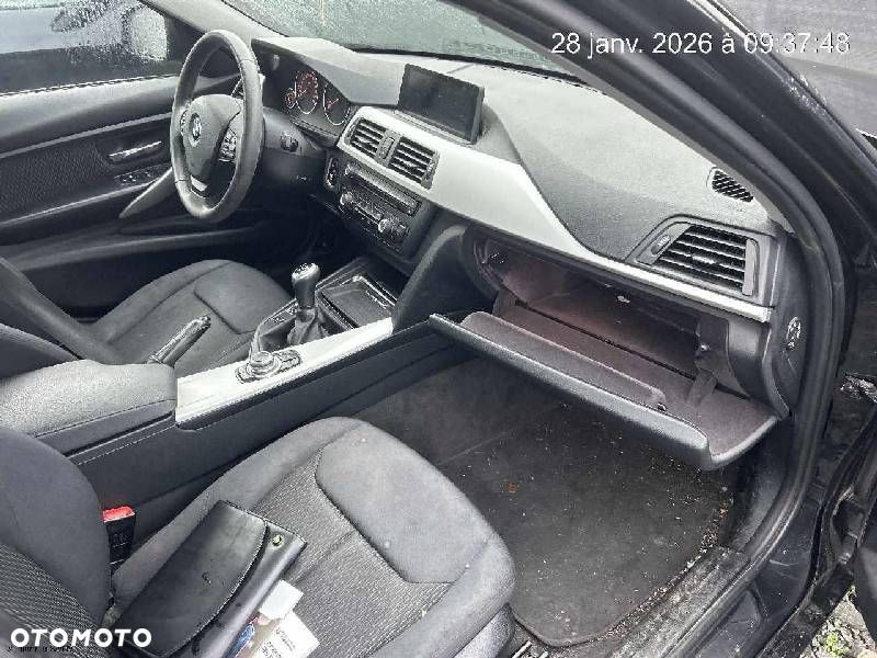 BMW Seria 3 318d - 19