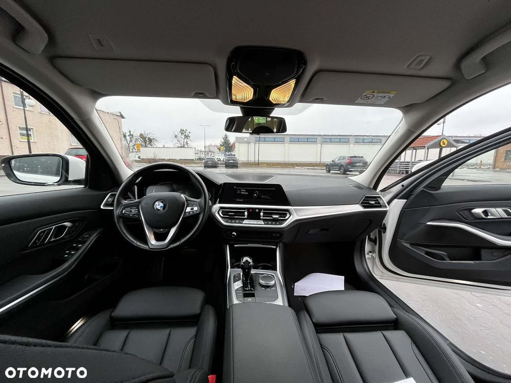 BMW Seria 1 120d M Sport - 4