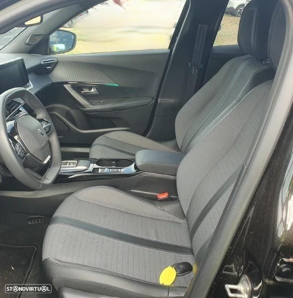 Peugeot e-2008 50 kWh Allure Pack - 5