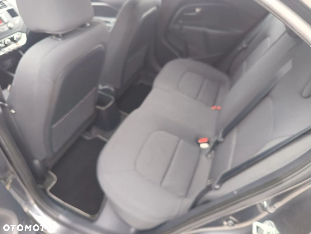 Kia Rio 1.2 Attract - 14