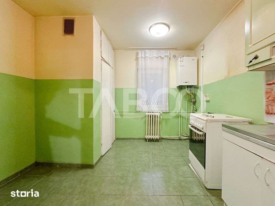 Apartament cu 4 camere etaj 1 de vanzare strada Maramuresului Iris — fotografia 2