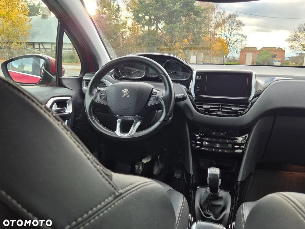 Peugeot 2008 BlueHDi FAP 120 STOP & START Allure - 19