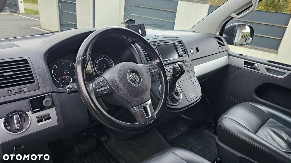 Volkswagen Multivan - 13