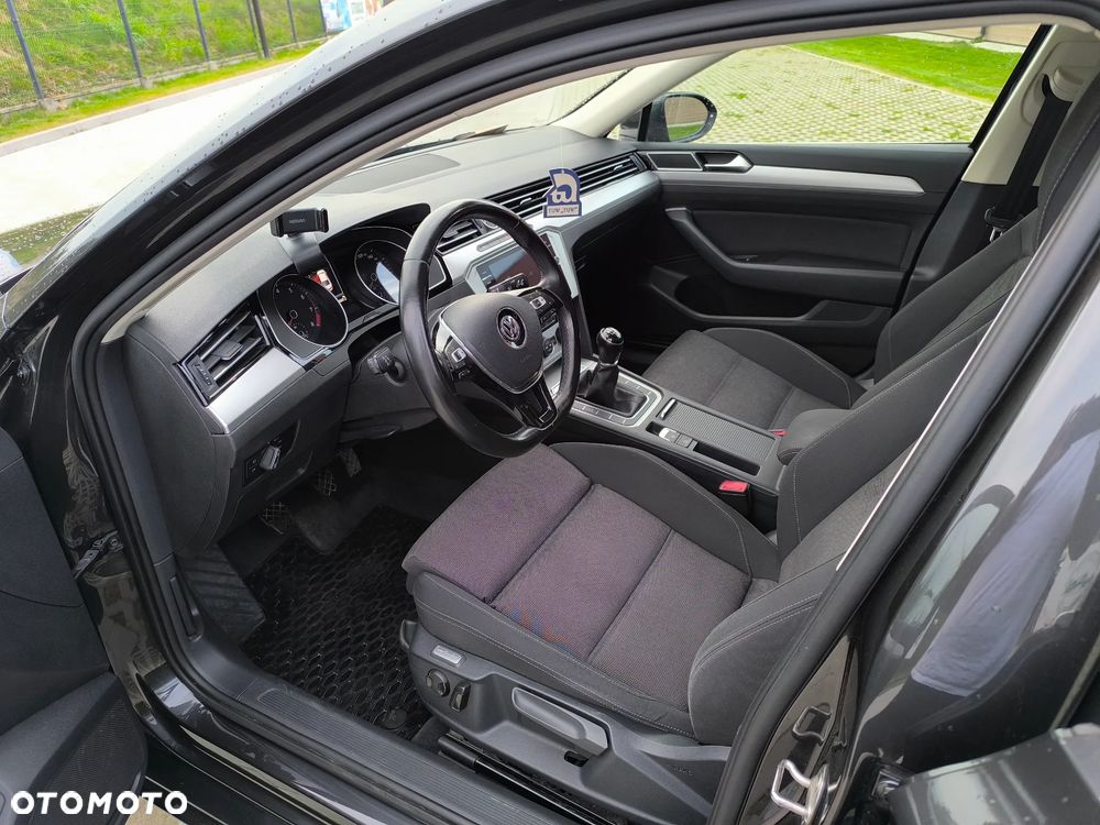 Volkswagen Passat - 5