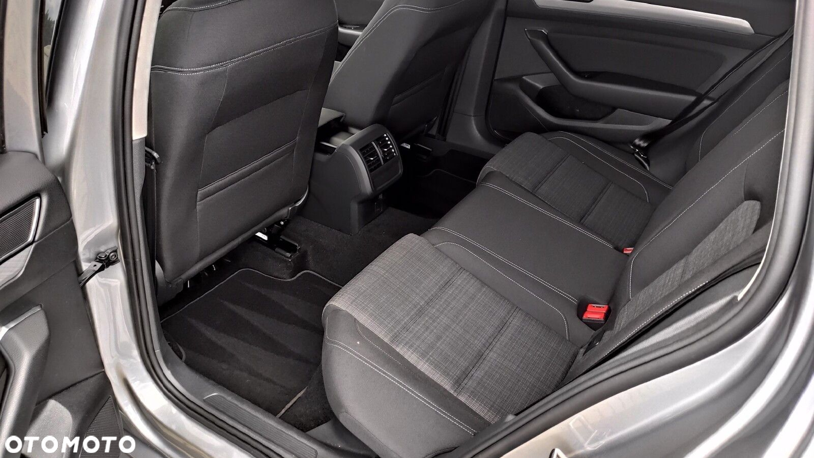 Volkswagen Passat - 10