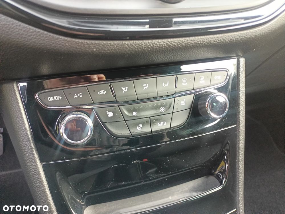 Opel Astra 1.4 Turbo Dynamic - 22