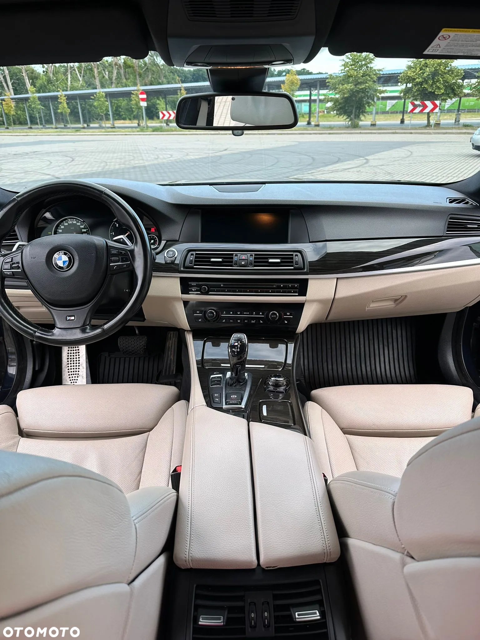BMW Seria 5 M550d xDrive - 10