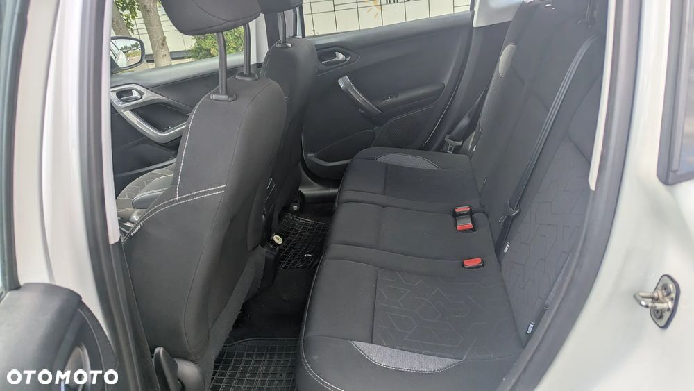Peugeot 2008 1.2 Pure Tech Active S&S - 4