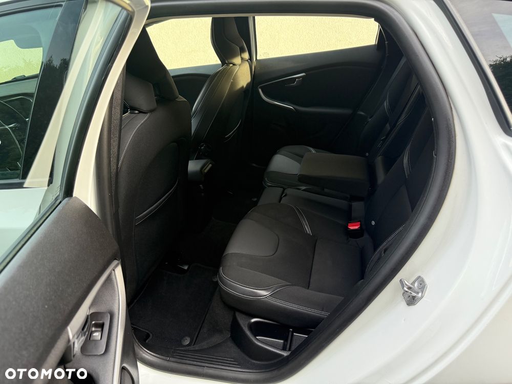 Volvo V40 D2 Geartronic Momentum - 18