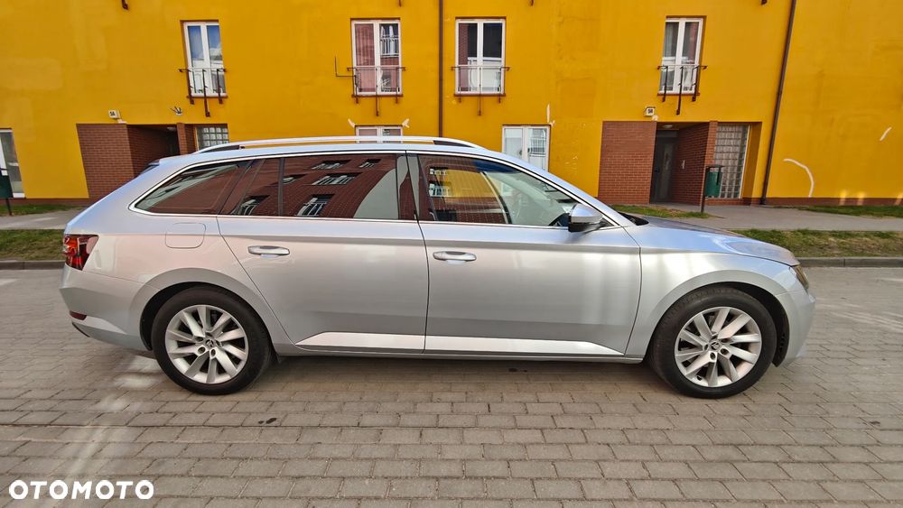 Skoda Superb 2.0 TDI SCR Ambition - 11