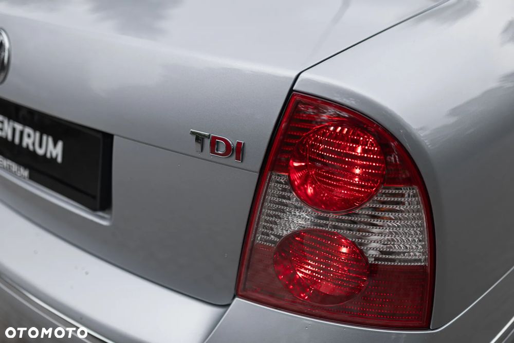 Volkswagen Passat 1.9 TDI - 11
