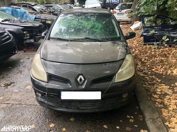 Far stanga/far dreapta fata halogen fara lupa Renault Clio 3 2007