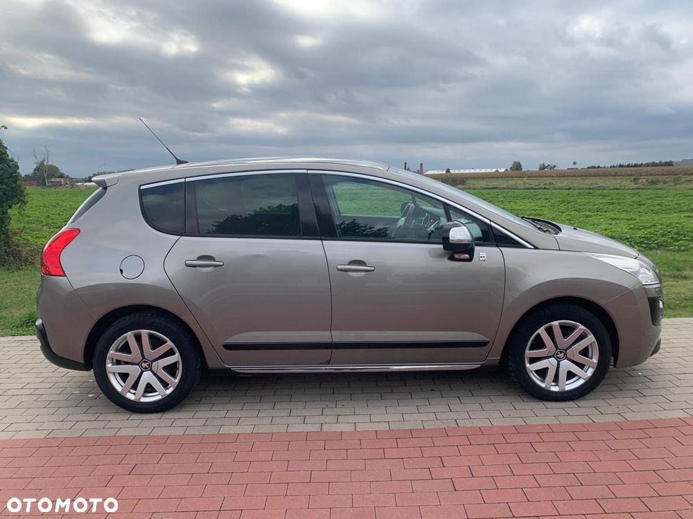Peugeot 3008 2.0 HYbrid4 - 3