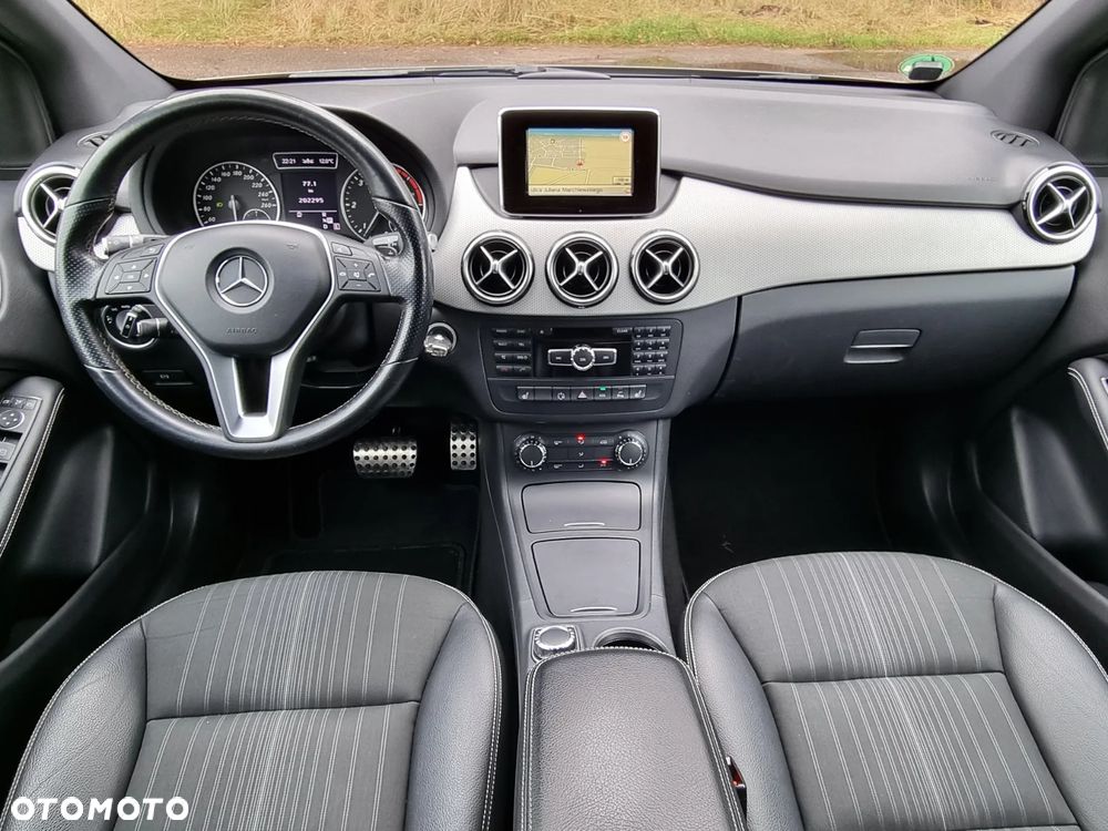 Mercedes-Benz Klasa B 180 CDI (BlueEFFICIENCY) 7G-DCT - 28