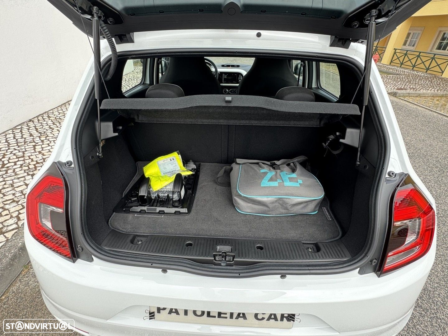 Renault Twingo Z.E. 22 Intens - 10