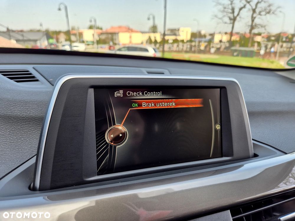 BMW X1 sDrive18d xLine - 17