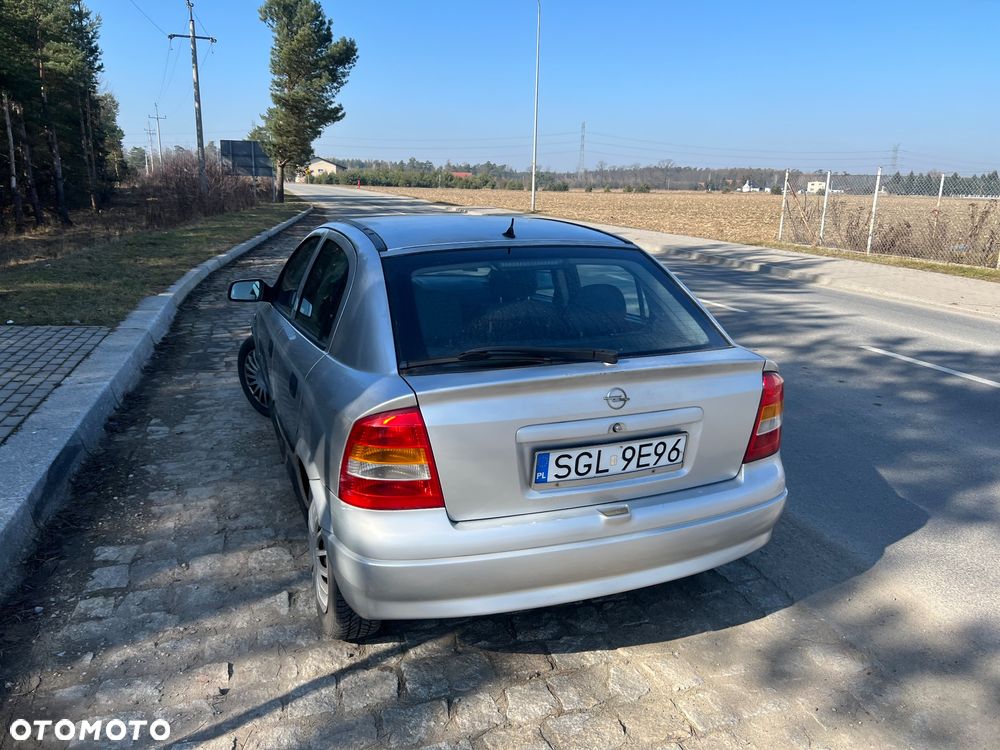 Opel Astra 1.4 16v Family - 4