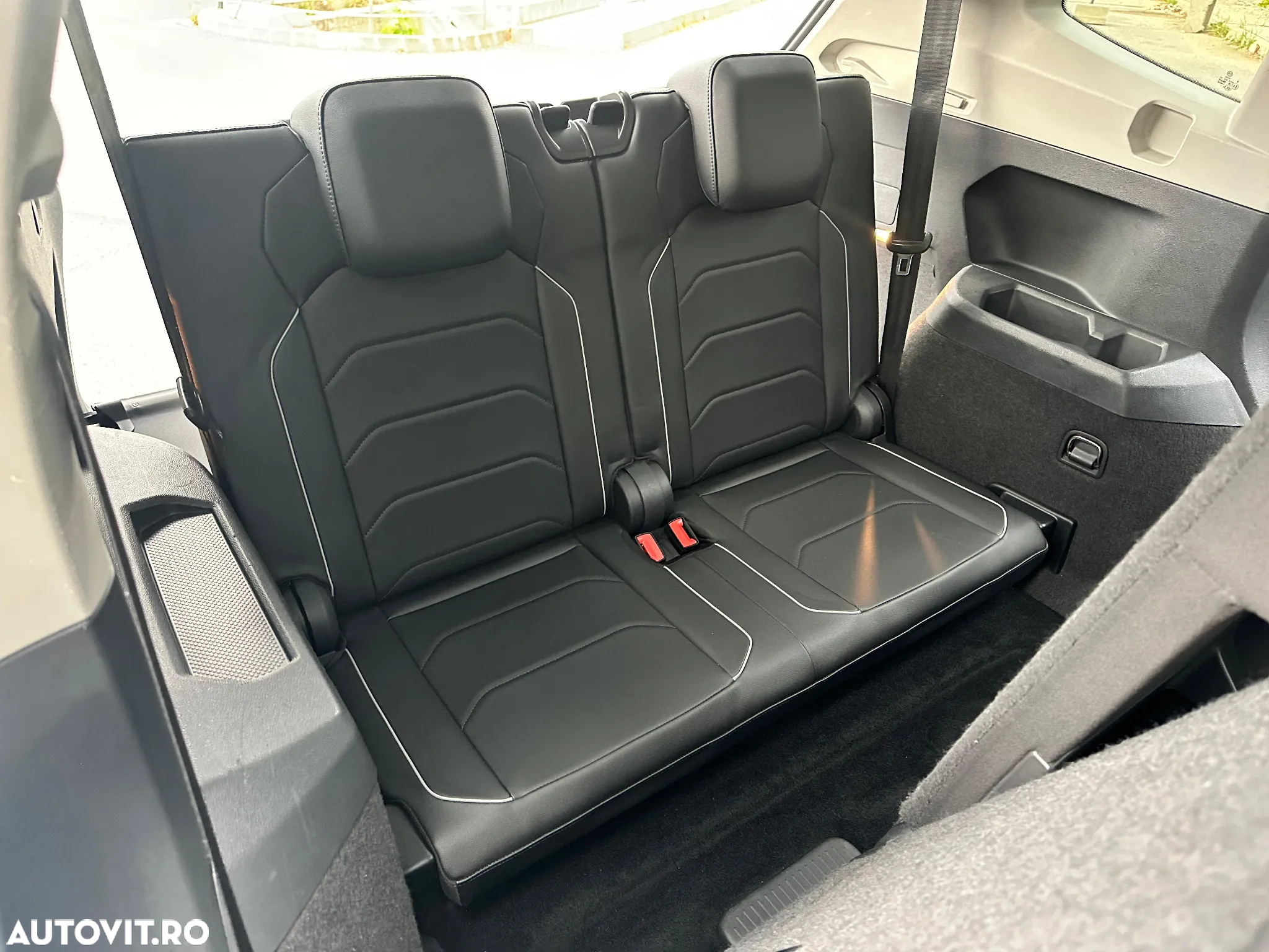 Volkswagen Tiguan Allspace 2.0 TDI 4Mot DSG R-Line - 8