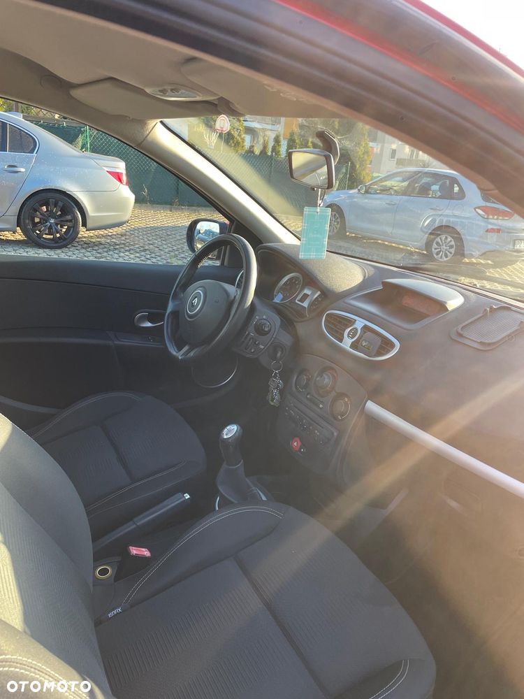 Renault Clio 1.2 16V Authentique - 10