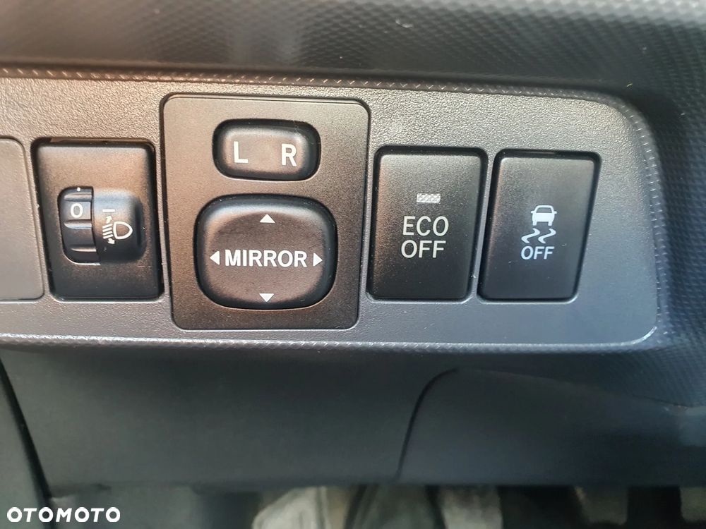 Toyota Auris 1.33 VVT-i Entry - 22