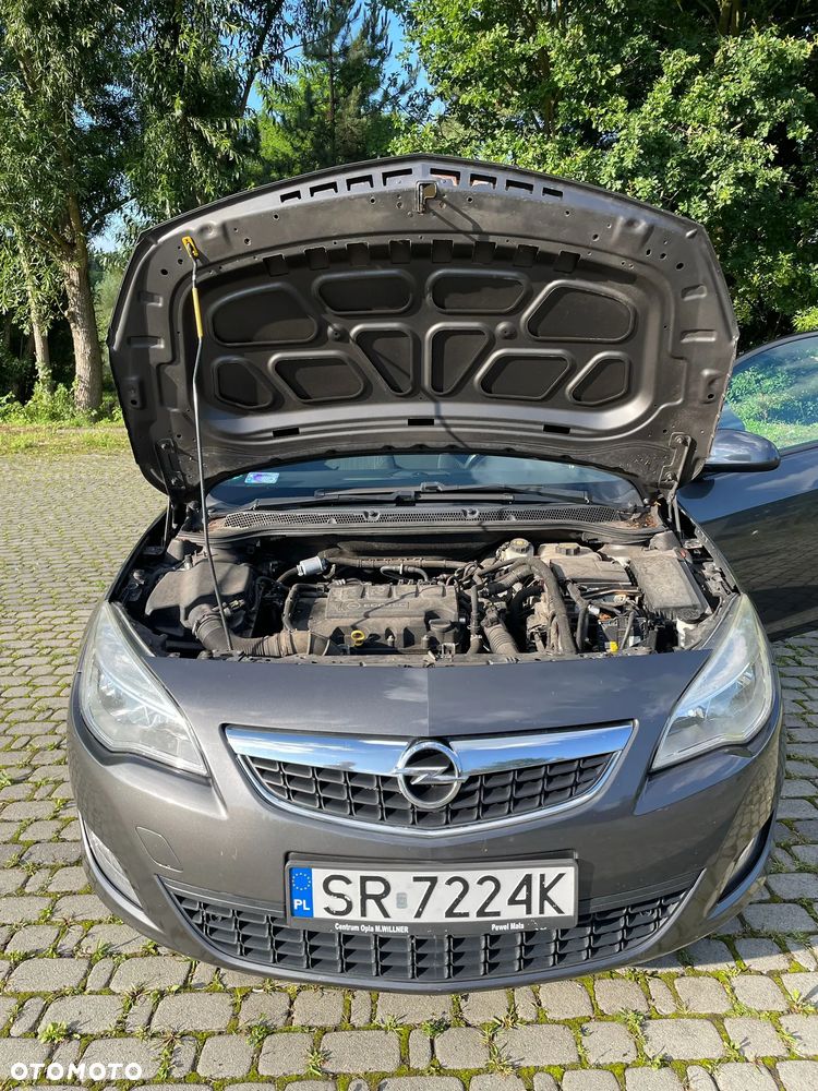 Opel Astra 1.4 T Essentia - 9