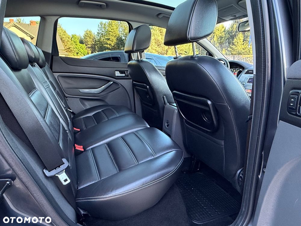 Ford Kuga 2.0 TDCi 4x4 Titanium - 25