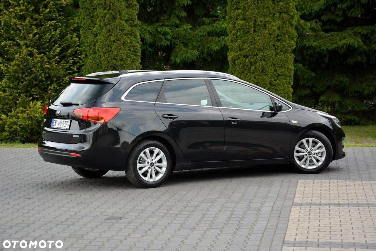 Kia Ceed 1.6 GDI ISG SW Platinum Edition - 13