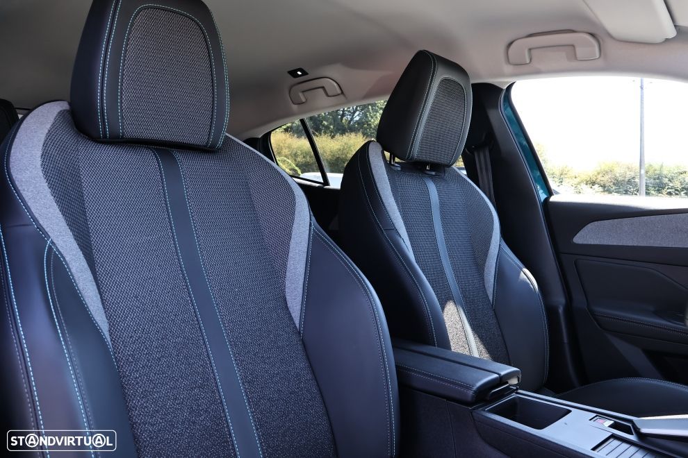 Peugeot 408 1.6 Hybrid Allure e-EAT8 - 14