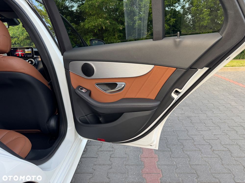 Mercedes-Benz Klasa C 200 d 9G-TRONIC AMG Line - 26