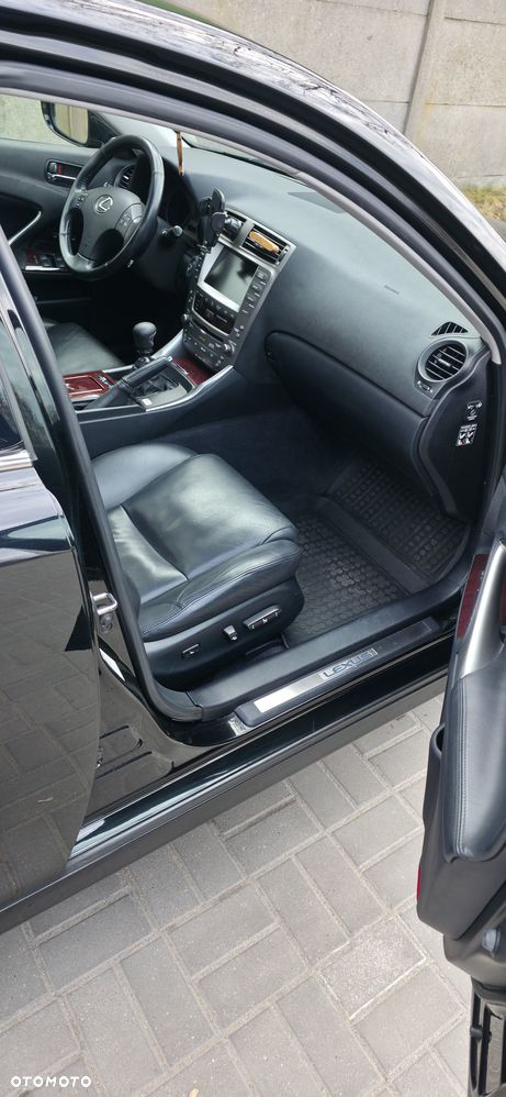 Lexus IS 220 D Prestige - 11