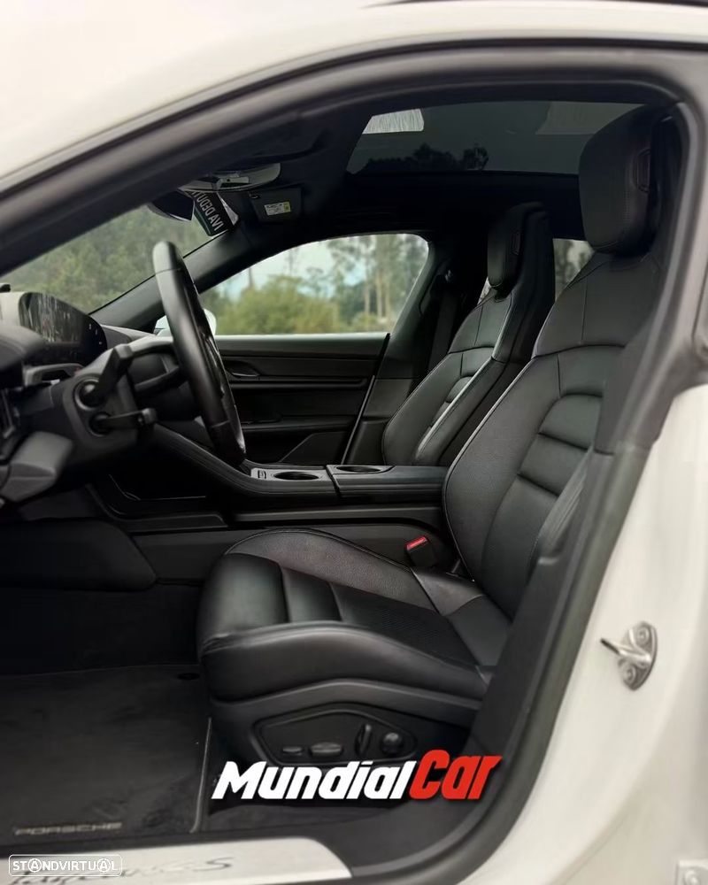 Porsche Taycan Cross Turismo - 11