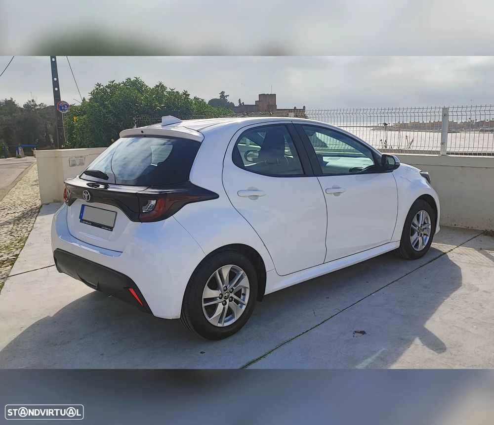 Toyota Yaris 1.0 VVT-i Comfort Plus - 2