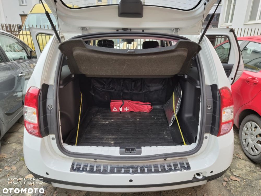 Dacia Duster 1.6 SCe Blackshadow S&S - 5