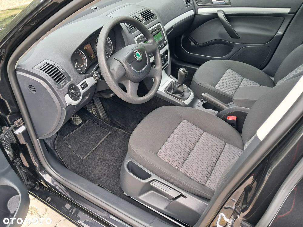Skoda Octavia 1.6 SPORT EDITION - 11