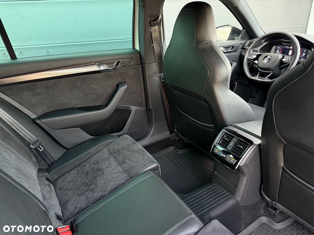 Skoda Superb 2.0 TDI SCR Sportline DSG - 17