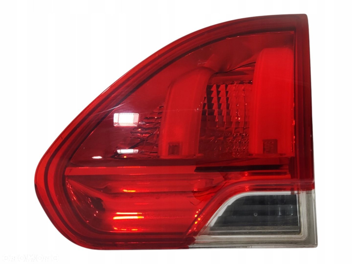 LAMPA PRAWA PRAWY TYŁ TYLNA W KLAPĘ PEUGEOT 2008 I 2013-2016 - 1