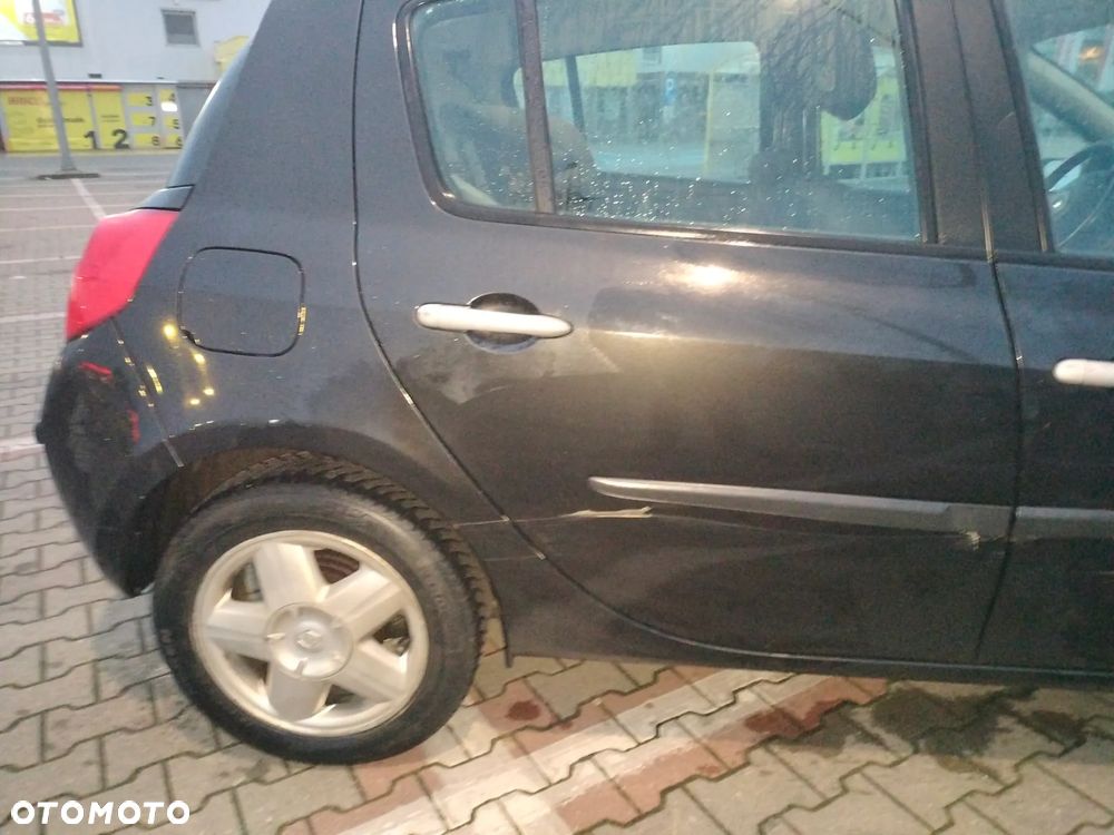 Renault Clio 1.2 16V 75 Dynamique - 5