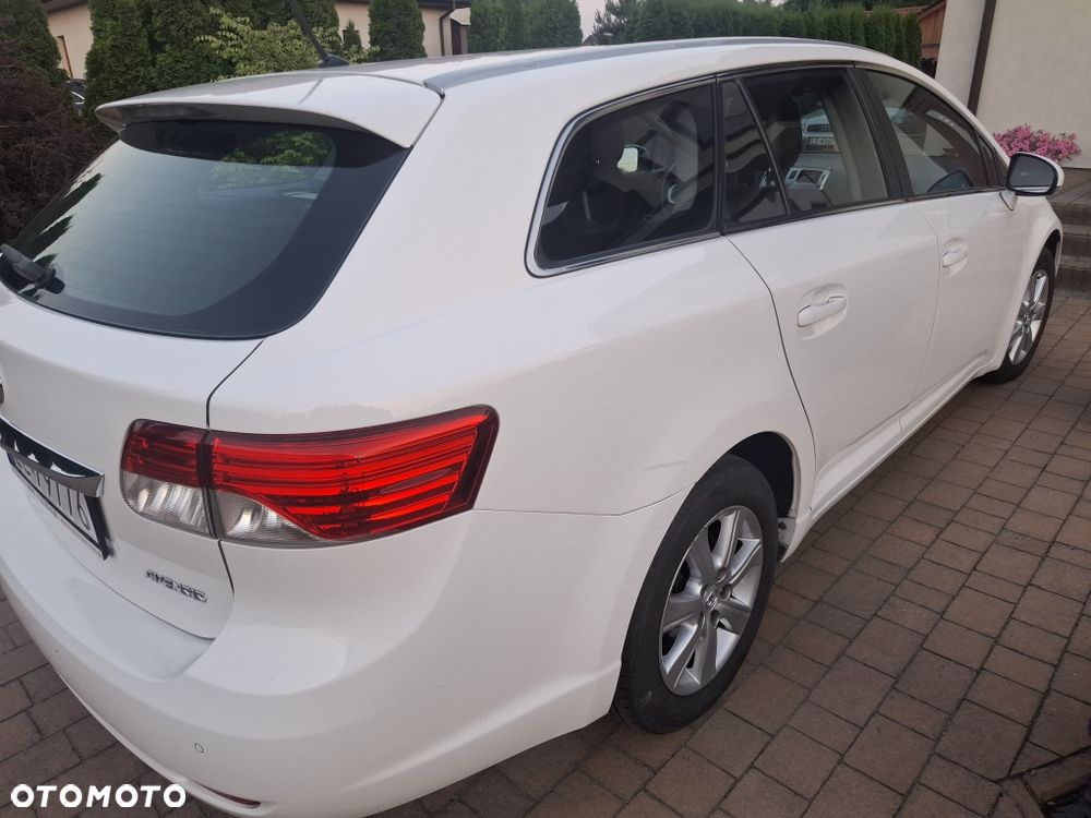Toyota Avensis - 4