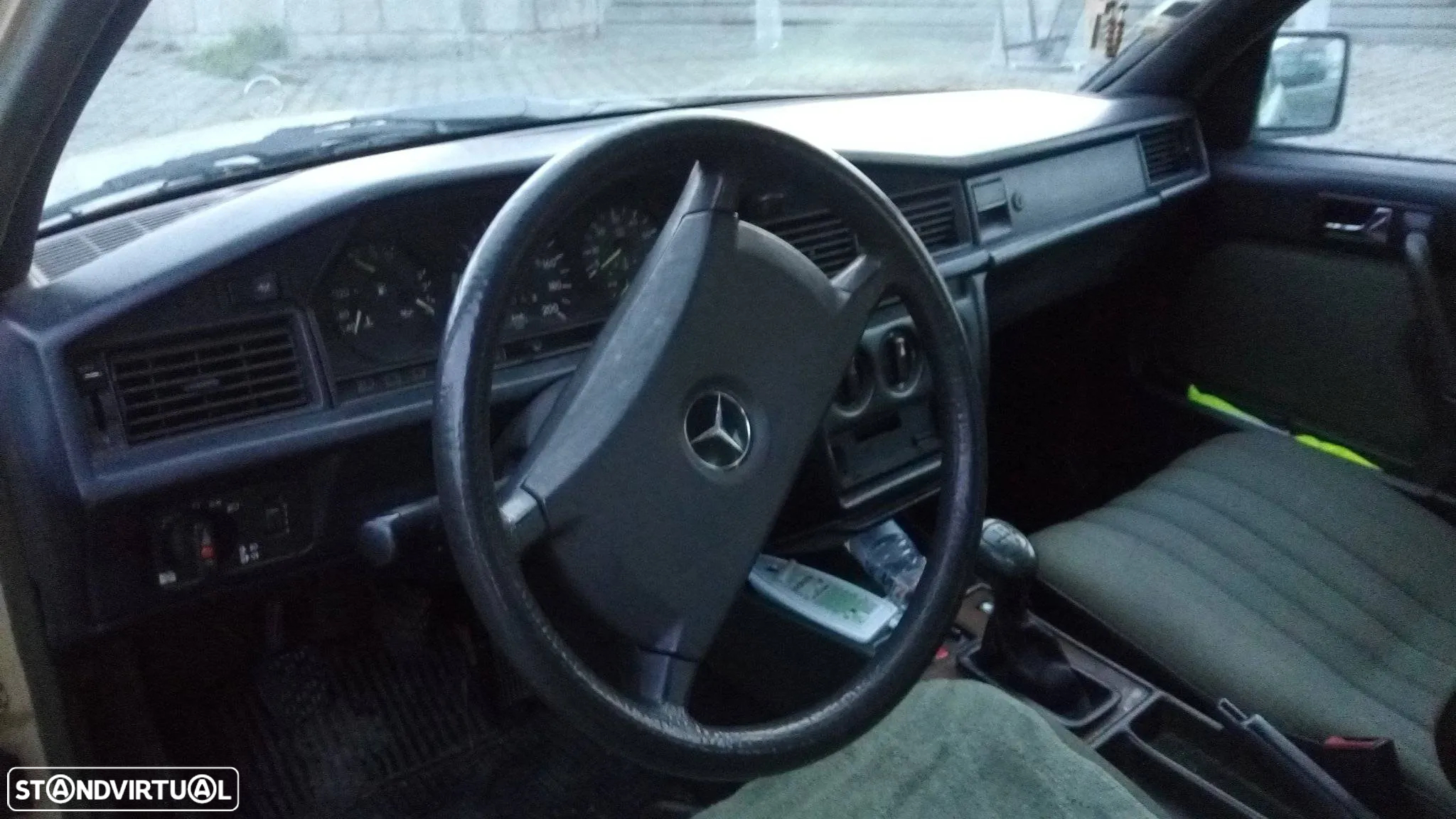 Mercedes-Benz 190 D 2.5 - 5