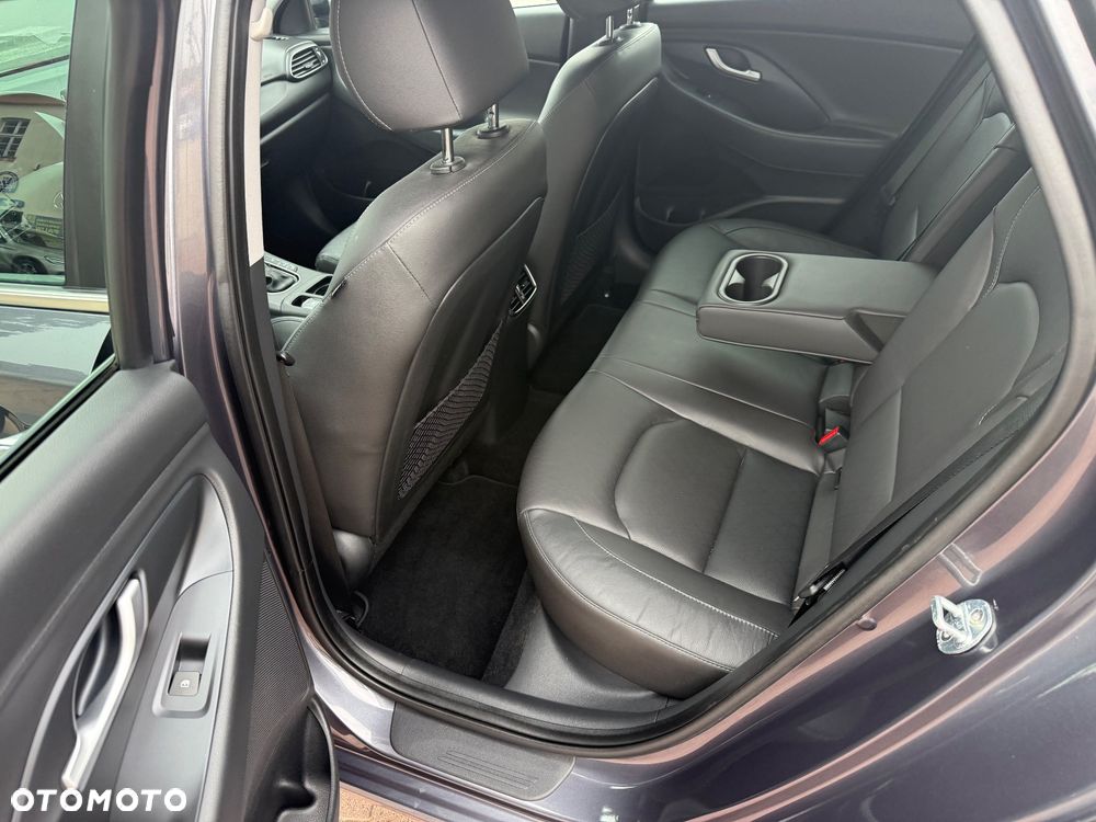 Hyundai i30 1.4 T-GDI DCT Premium - 12
