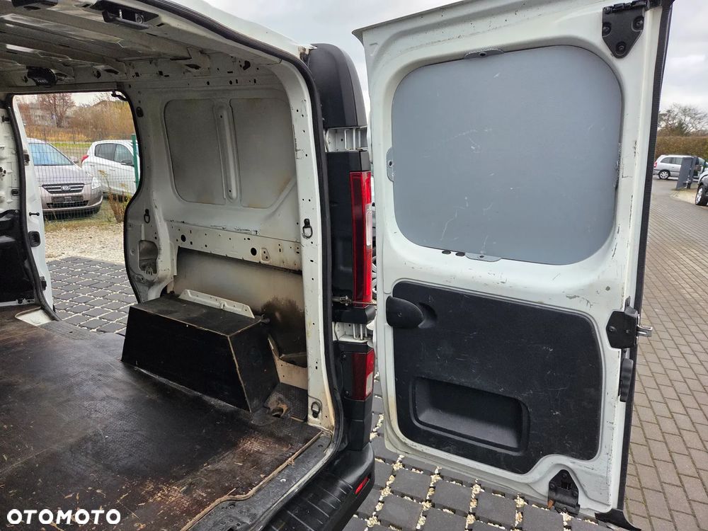 Renault TRAFIC - 9