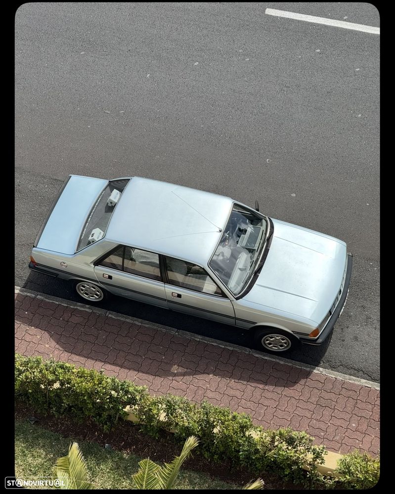 Peugeot 305 - 9