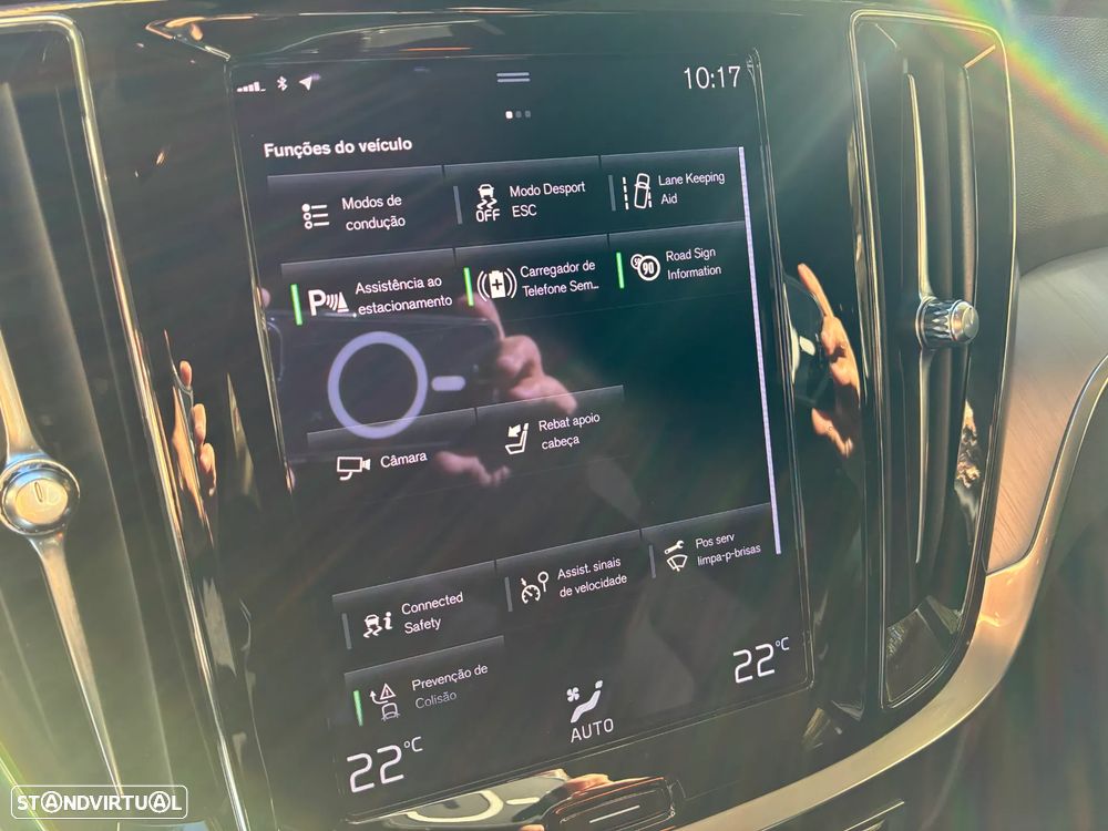 Volvo V60 2.0 B4 Momentum Plus Geartronic - 33