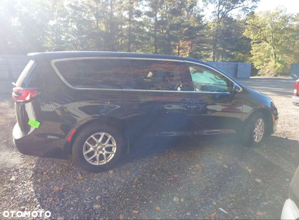 Chrysler Pacifica 2023 photo 3