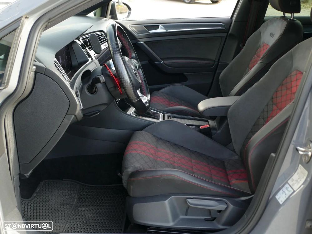 VW Golf 2.0 TSI GTi TCR DSG - 30