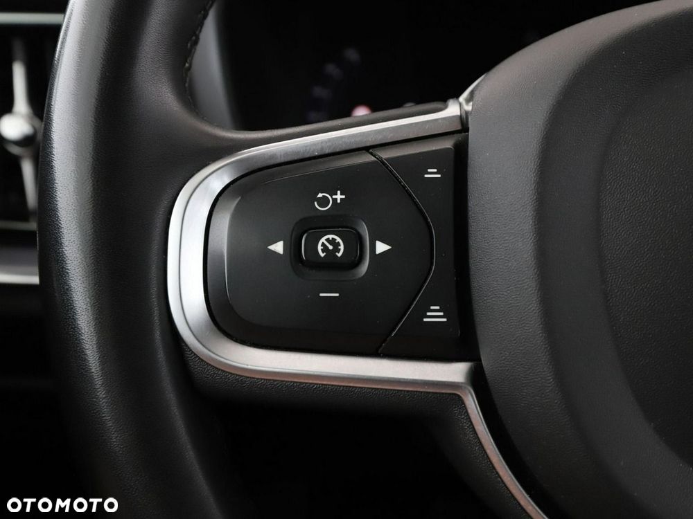 Volvo V60 B4 D Core - 31