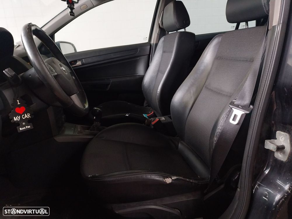 Opel Astra Caravan 1.9 CDTi Cosmo - 4